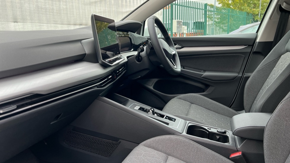 Used Volkswagen Golf 2025 for sale - 76328205: Photo 2