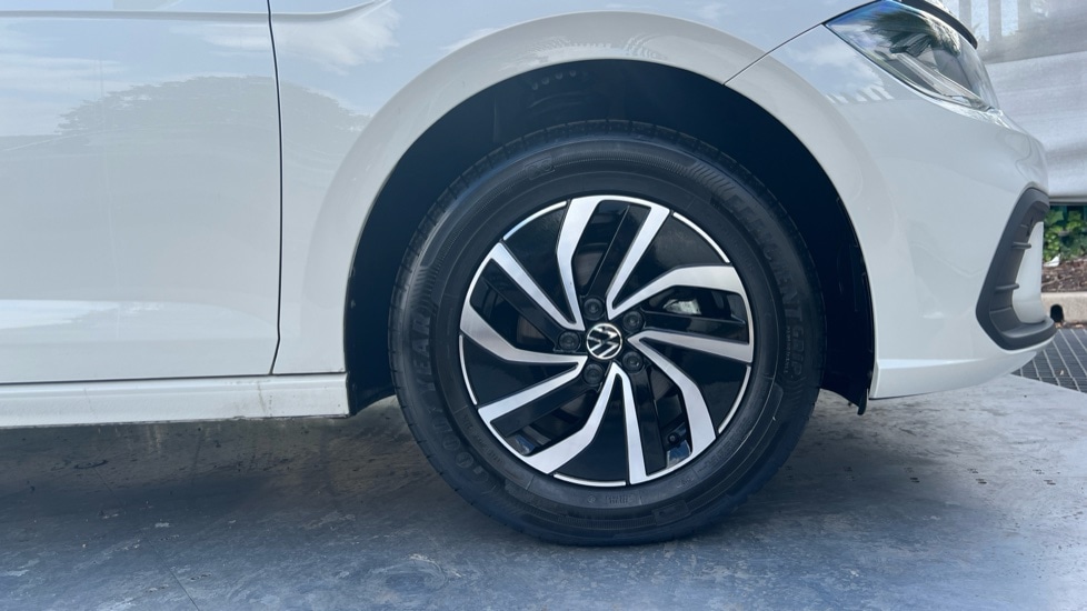 Used Volkswagen Polo 2024 for sale - 76328397: Photo 17