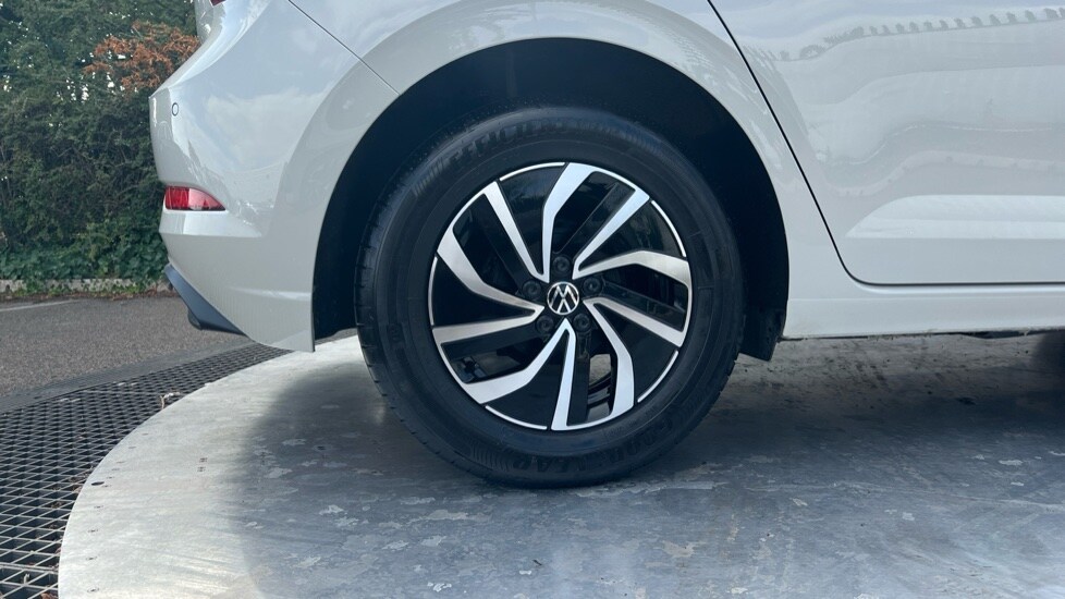 Used Volkswagen Polo 2024 for sale - 76328397: Photo 18