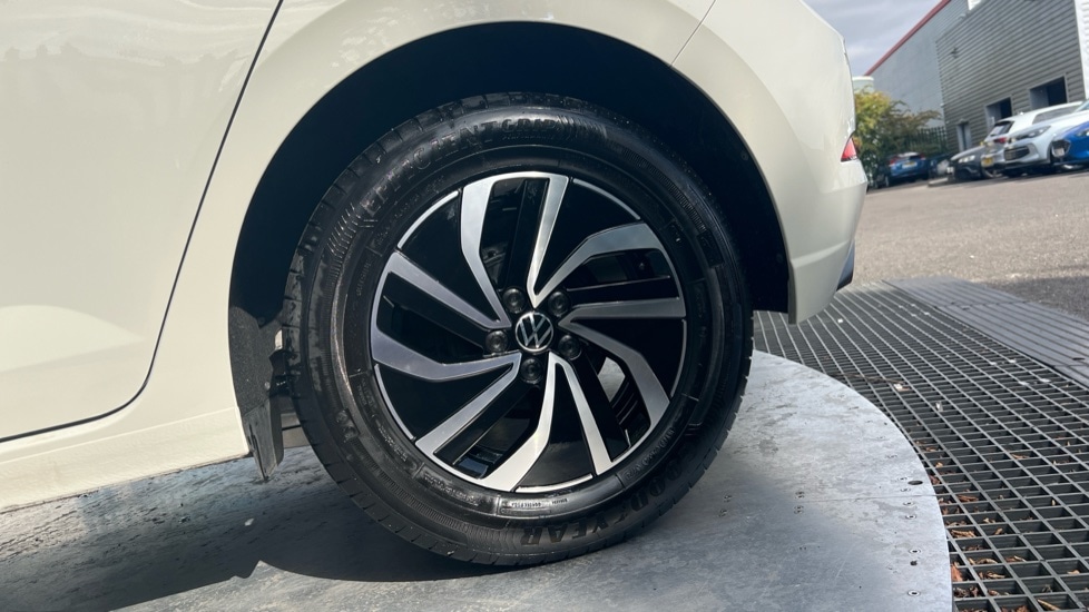 Used Volkswagen Polo 2024 for sale - 76328397: Photo 19