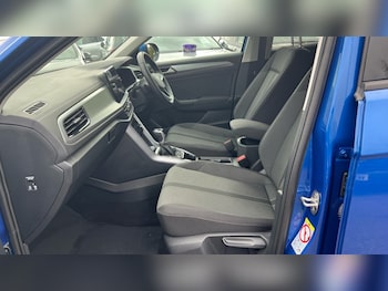 Used Volkswagen T-Roc 2025 for sale - 76871132: Photo