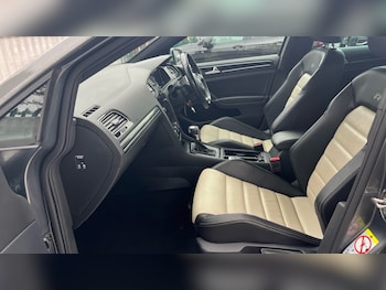 Used Volkswagen Golf 2018 for sale - 76037744: Photo 2