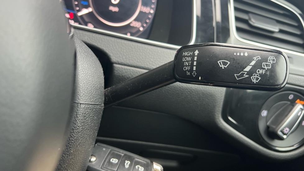 Used Volkswagen Golf 2018 for sale - 76037744: Photo 32