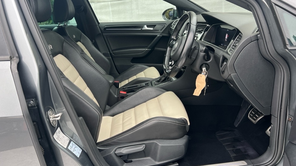 Used Volkswagen Golf 2018 for sale - 76037744: Photo 5