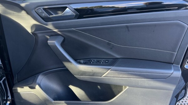 Used Volkswagen T-Roc 2023 for sale - 75636800: Photo 37