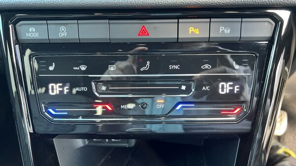 Used Volkswagen T-Roc 2023 for sale - 75636800: Photo 50