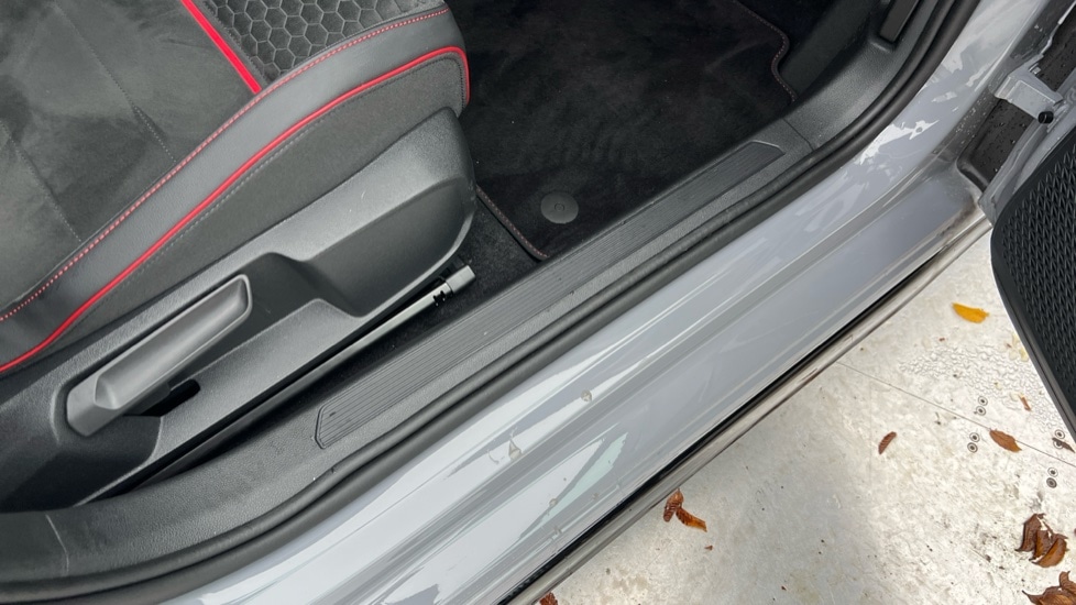 Used Volkswagen Golf 2025 for sale - 76540072: Photo 39