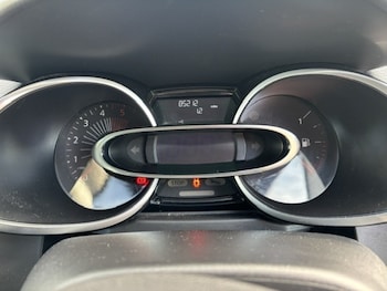 Used Renault Clio 2016 for sale - 79366348: Photo