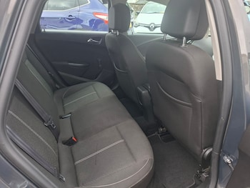 Used Vauxhall Astra 2015 for sale - 79042042: Photo