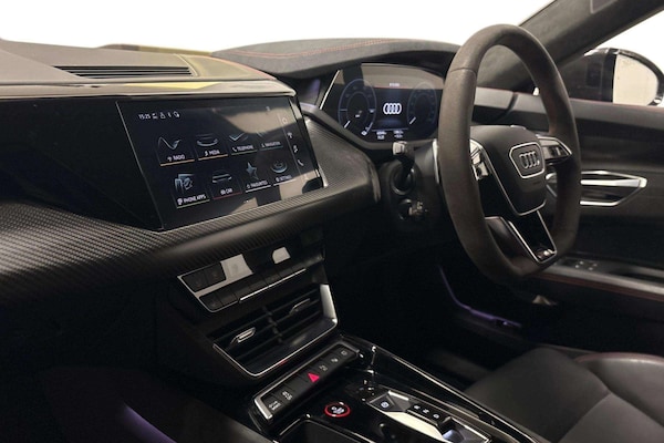Used Audi RS e-tron GT 2022 for sale - 76310833: Photo 2