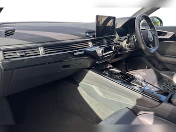 Used Audi RS4 2020 for sale - 76272104: Photo