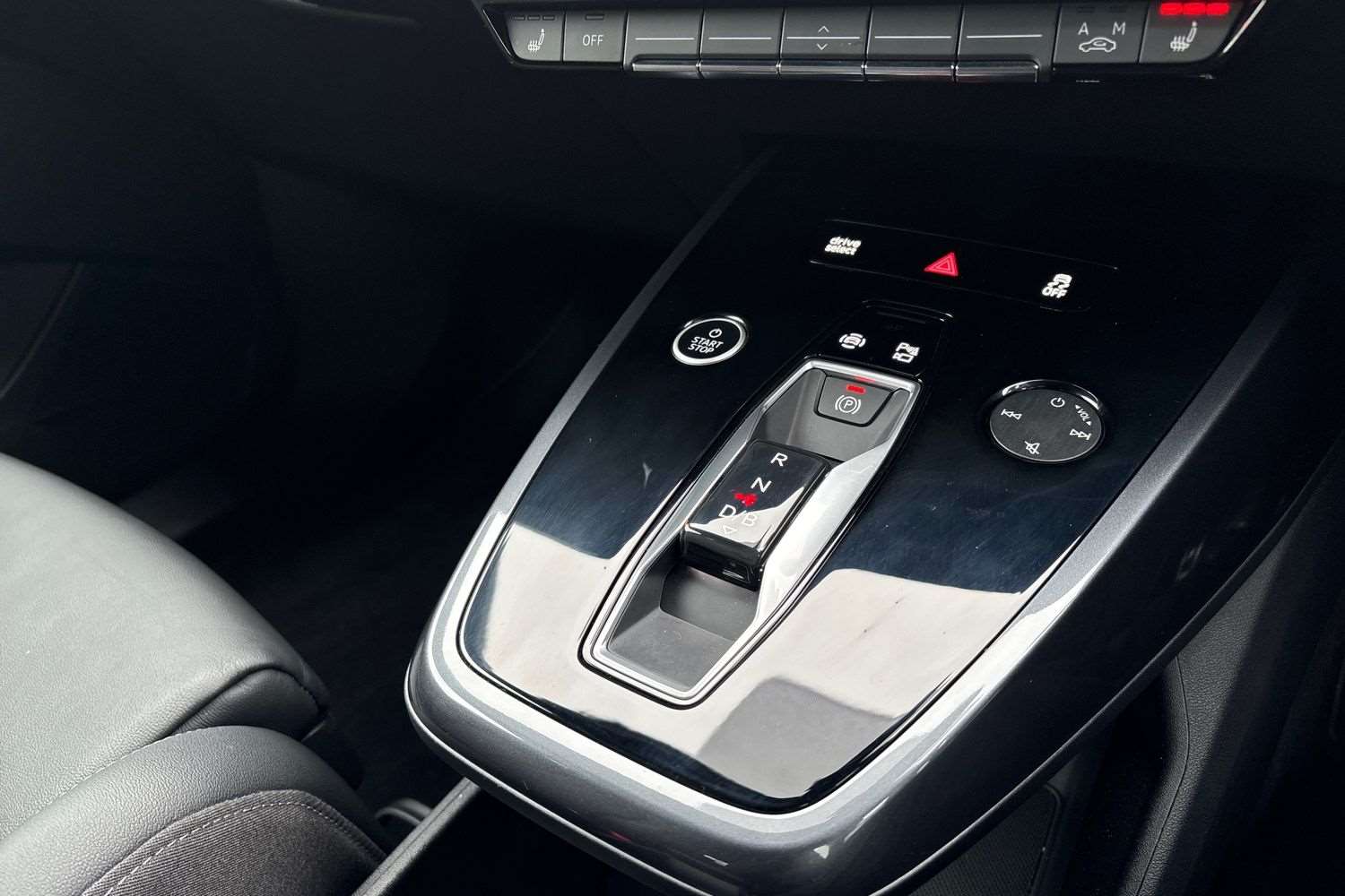 Used Audi Q4 e-tron 2025 for sale - 78076897: Photo 15