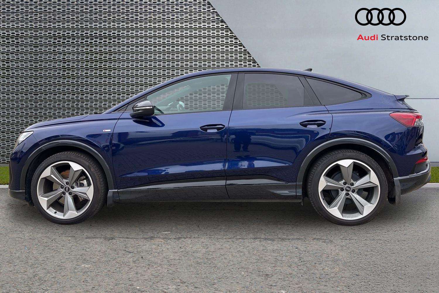 Used Audi Q4 e-tron 2025 for sale - 78076897: Photo 8