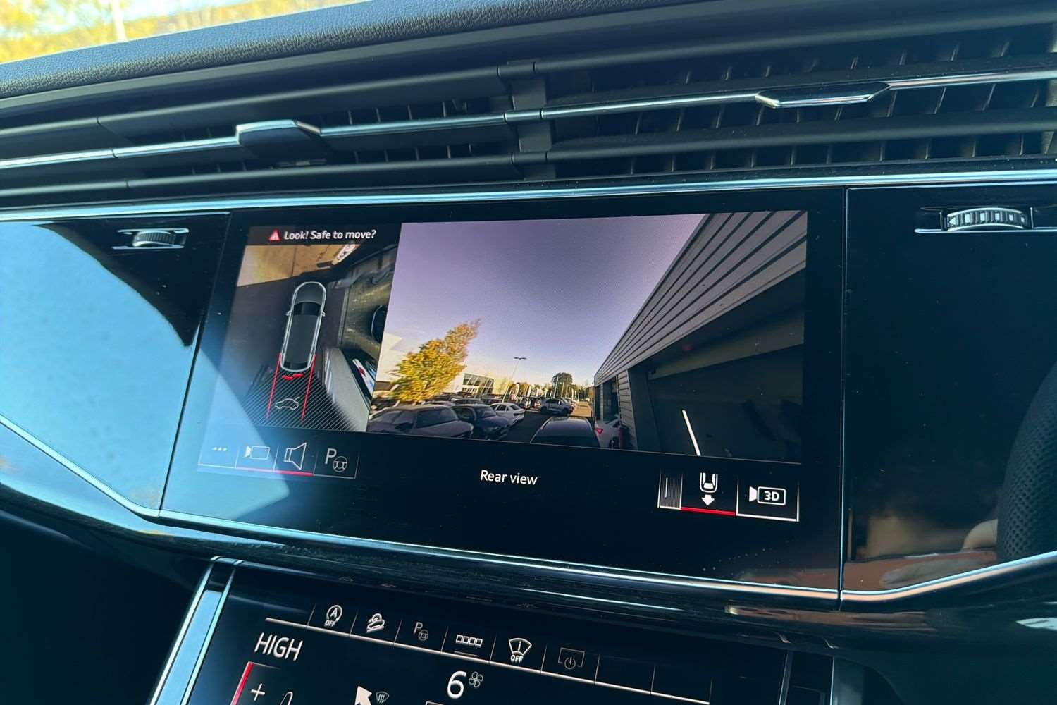 Used Audi Q8 2024 for sale - 76902430: Photo 26