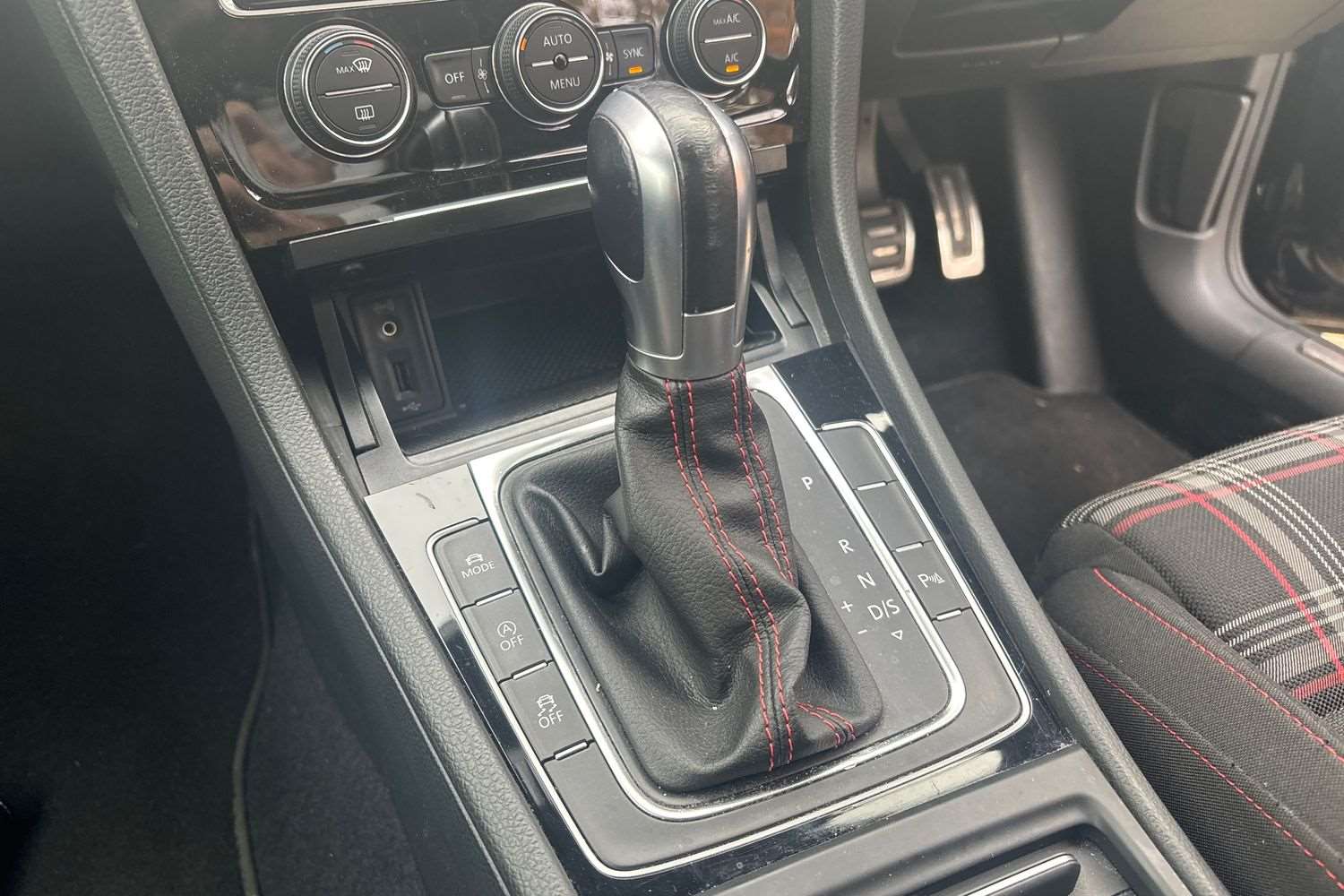 Used Volkswagen Golf 2017 for sale - 76442425: Photo 15