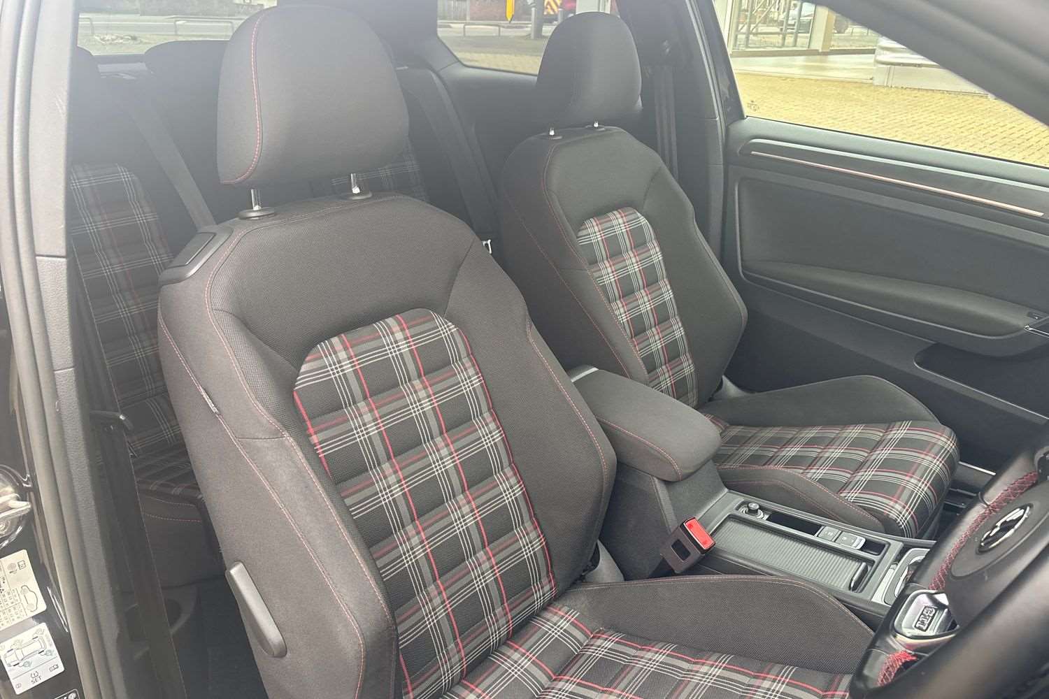 Used Volkswagen Golf 2017 for sale - 76442425: Photo 23