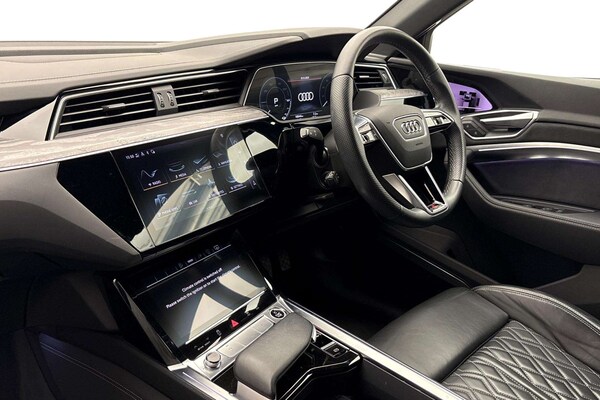 Used Audi e-tron 2022 for sale - 76298362: Photo 2
