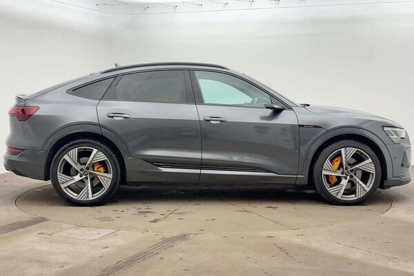 Used Audi e-tron 2022 for sale - 76298362: Photo 4