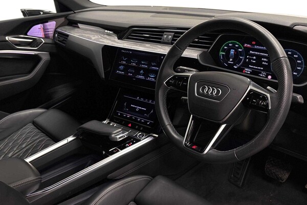 Used Audi e-tron 2022 for sale - 76298362: Photo 6