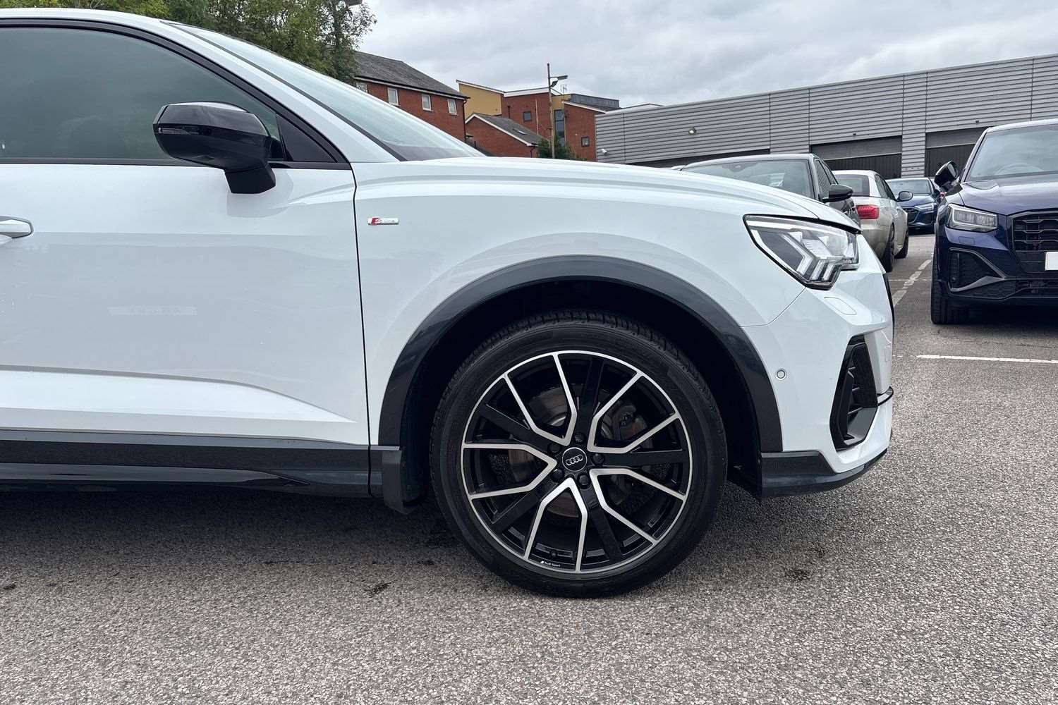 Used Audi Q3 2020 for sale - 76460630: Photo 5