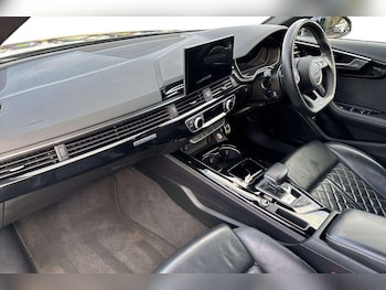 Used Audi A4 2022 for sale - 76705109: Photo