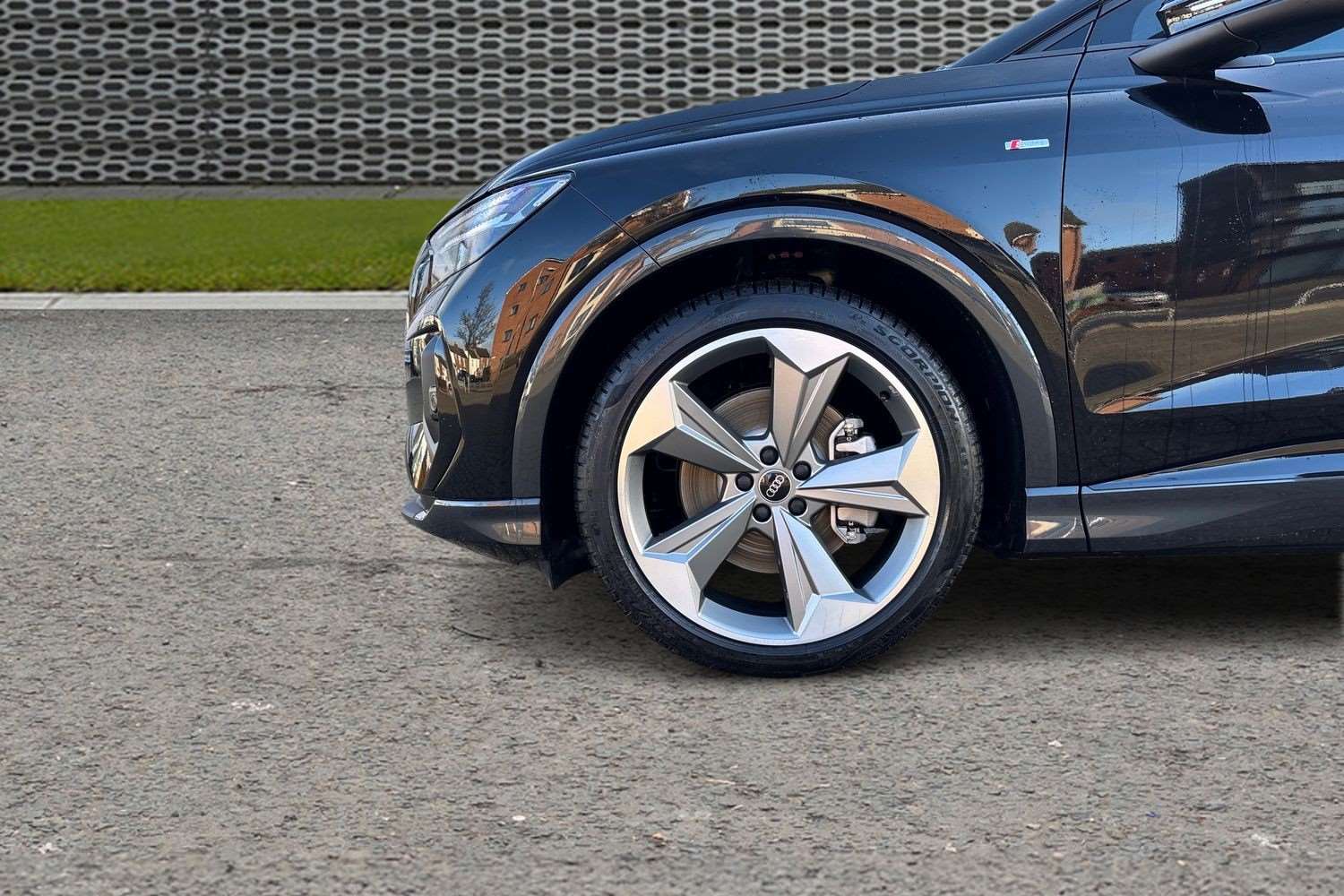 Used Audi Q4 e-tron 2026 for sale - 77601449: Photo 5