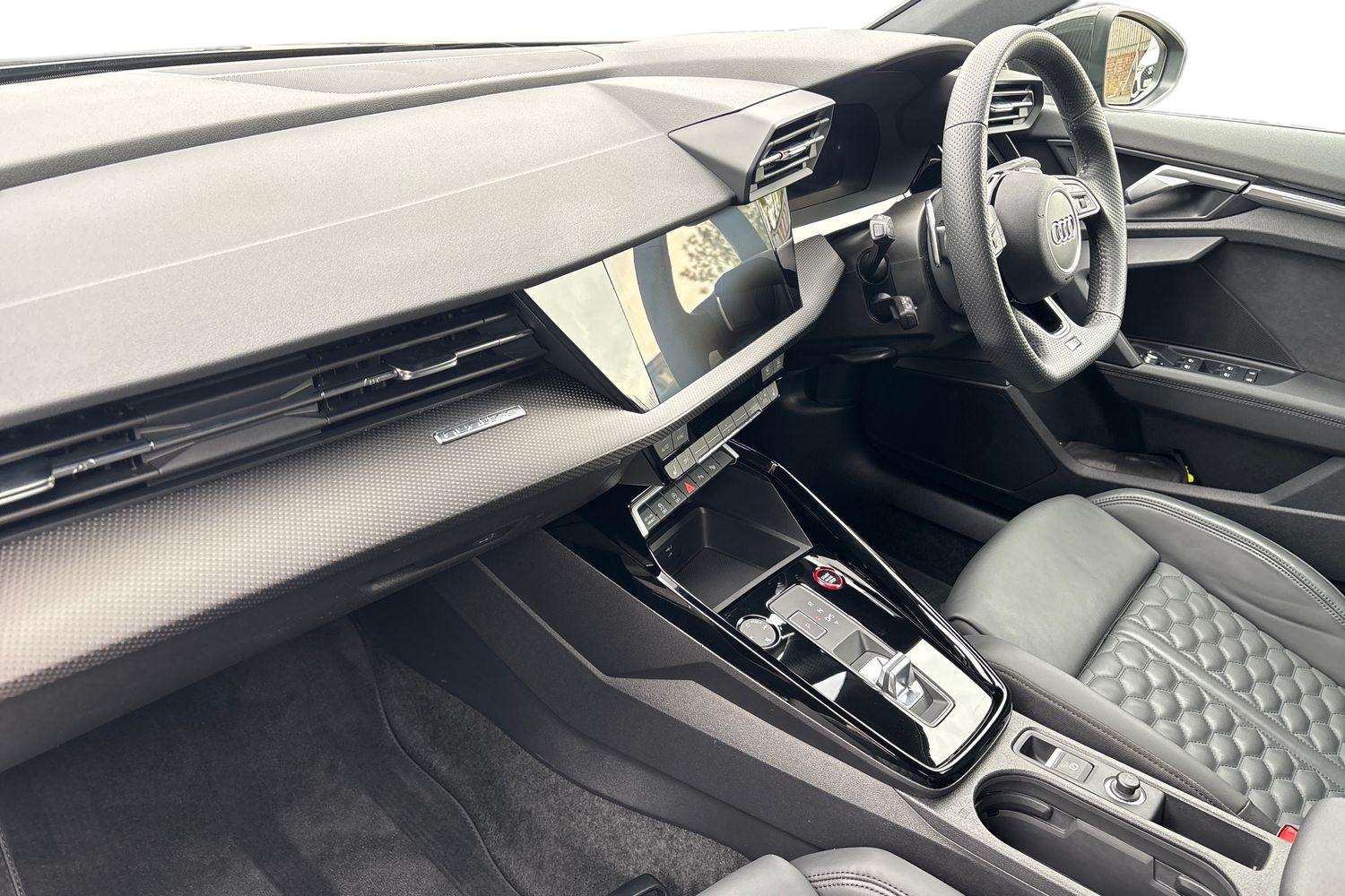 Used Audi RS3 2024 for sale - 76034651: Photo 2