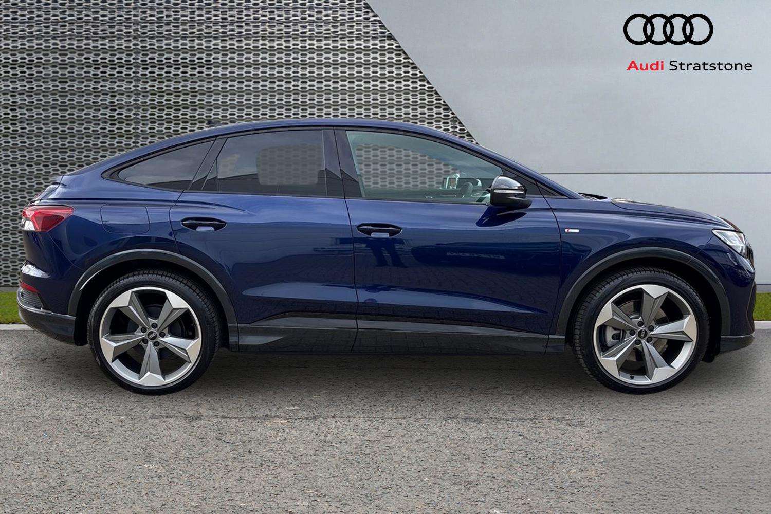 Used Audi Q4 e-tron 2026 for sale - 77913585: Photo 4