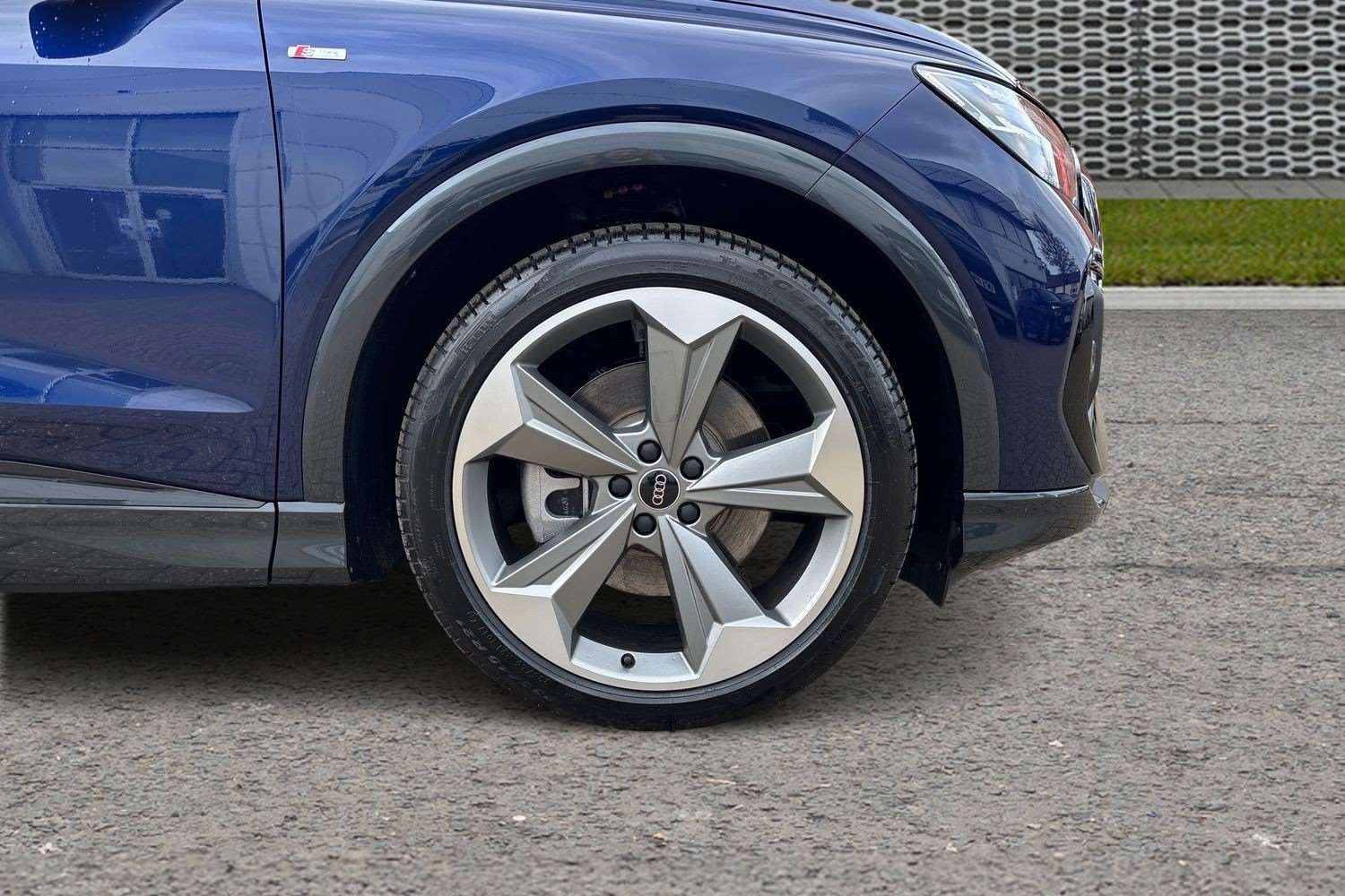 Used Audi Q4 e-tron 2026 for sale - 77913585: Photo 5