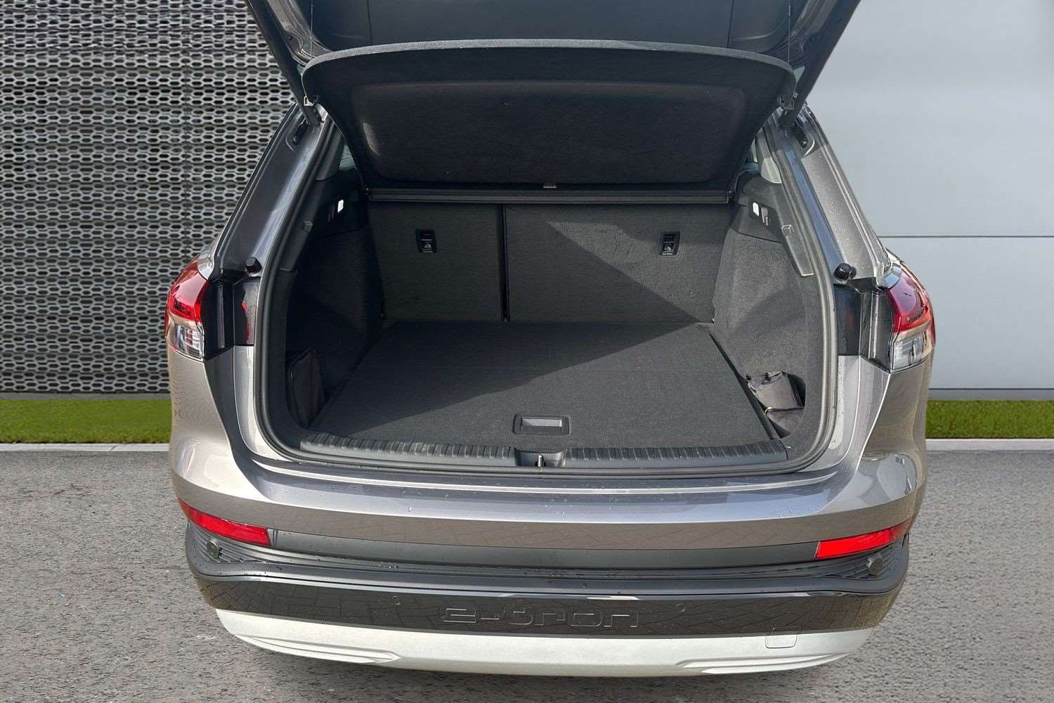 Used Audi Q4 e-tron 2023 for sale - 77772349: Photo 13