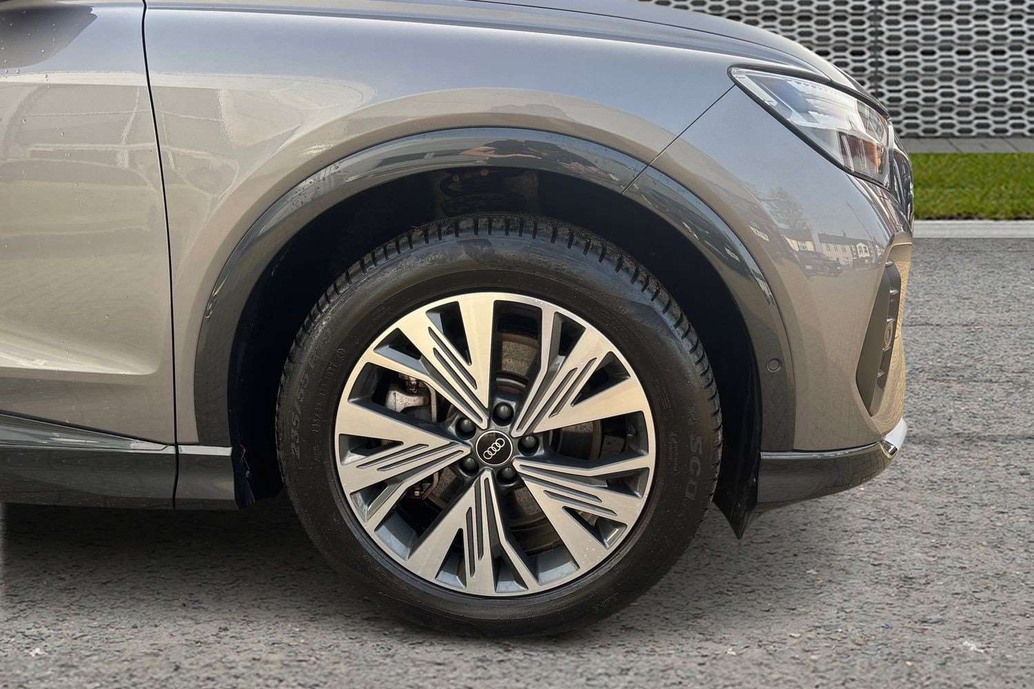 Used Audi Q4 e-tron 2023 for sale - 77772349: Photo 5