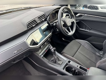 Used Audi Q3 2020 for sale - 76421170: Photo