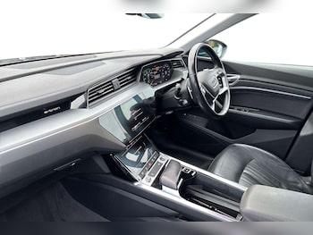 Used Audi e-tron 2021 for sale - 77032145: Photo