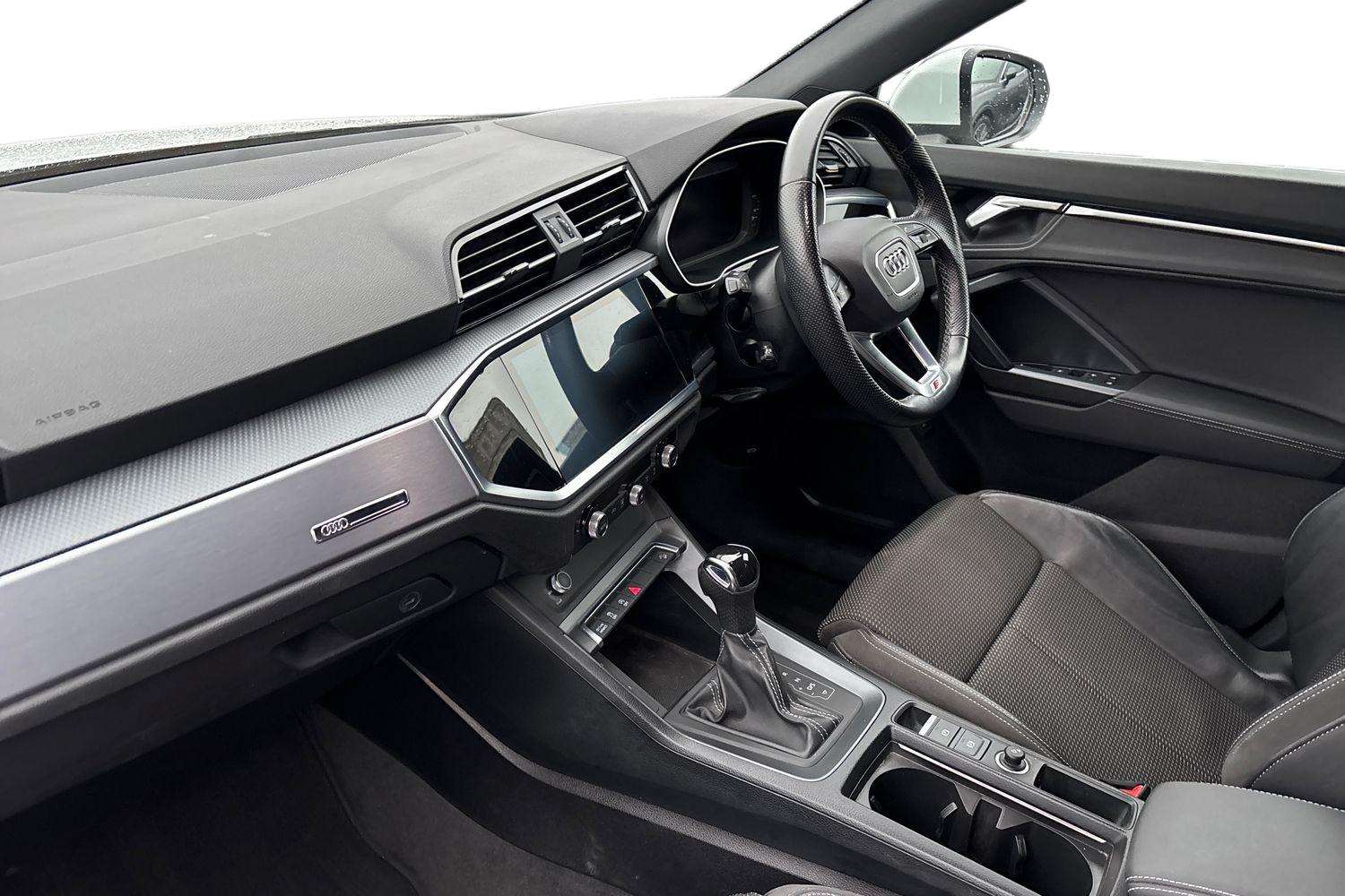 Used Audi Q3 2021 for sale - 77472564: Photo 2