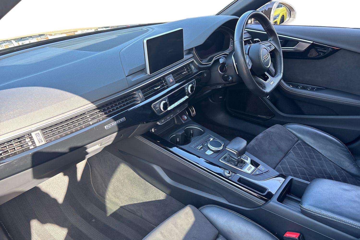 Used Audi RS4 2019 for sale - 77772344: Photo 2