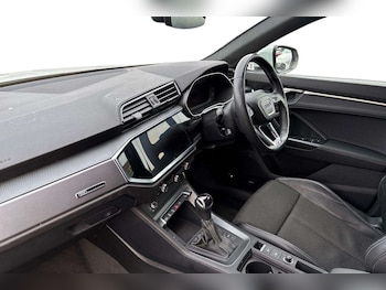 Used Audi Q3 2023 for sale - 77068652: Photo