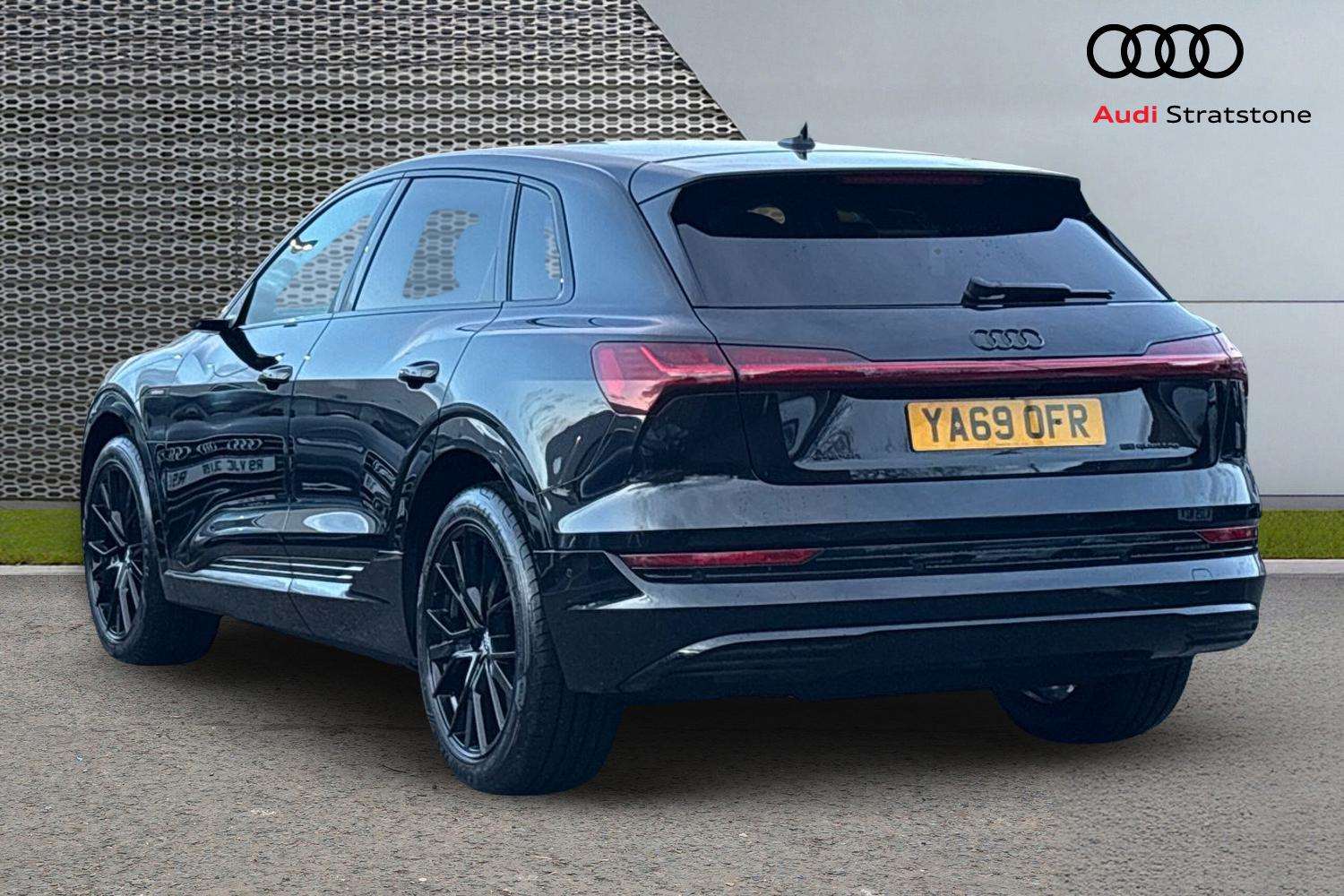 Used Audi e-tron 2020 for sale - 77638477: Photo 3