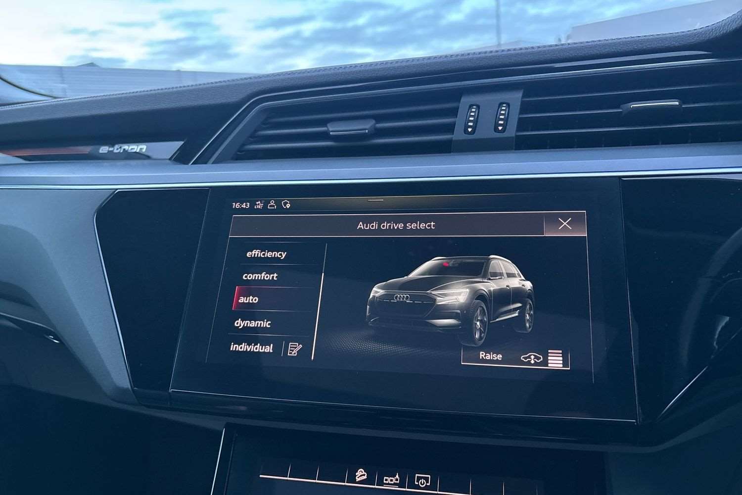 Used Audi e-tron 2020 for sale - 77638477: Photo 30