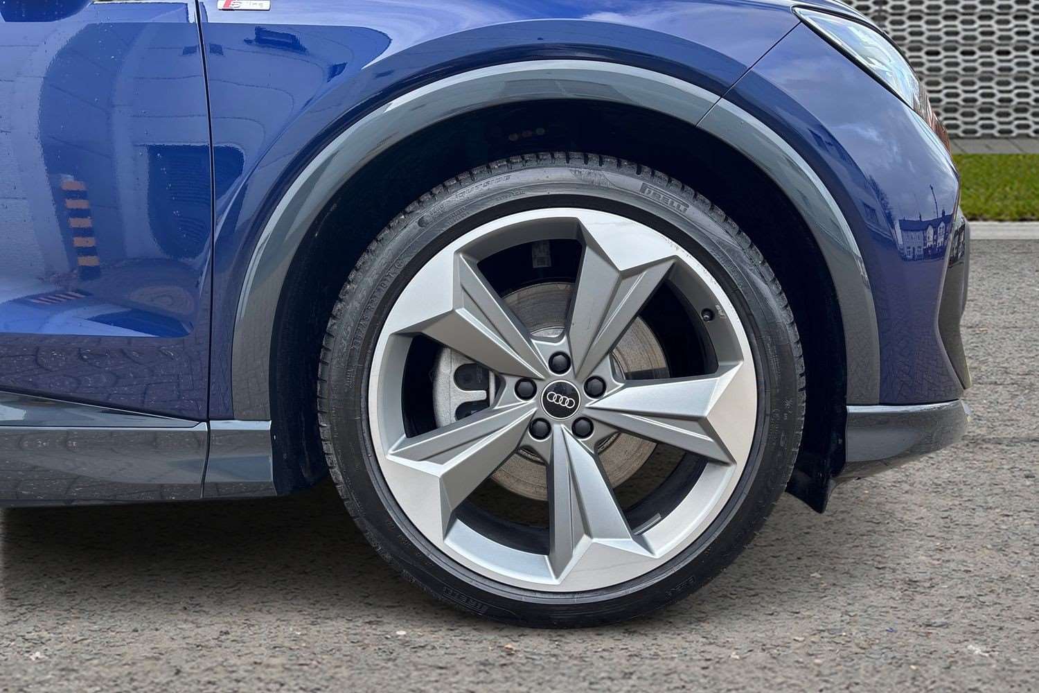 Used Audi Q4 e-tron 2025 for sale - 77842453: Photo 11