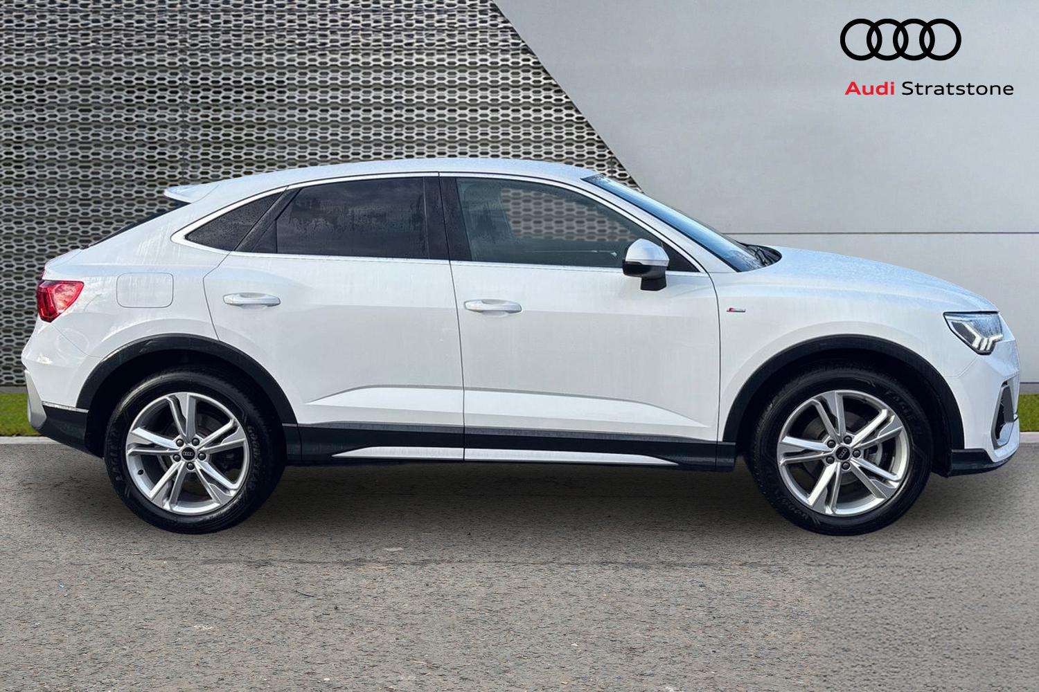 Used Audi Q3 2022 for sale - 76842985: Photo 4