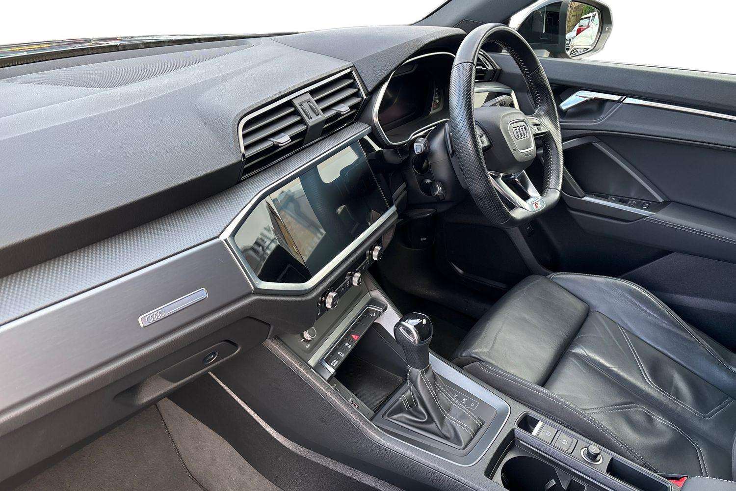 Used Audi Q3 2021 for sale - 77134794: Photo 2