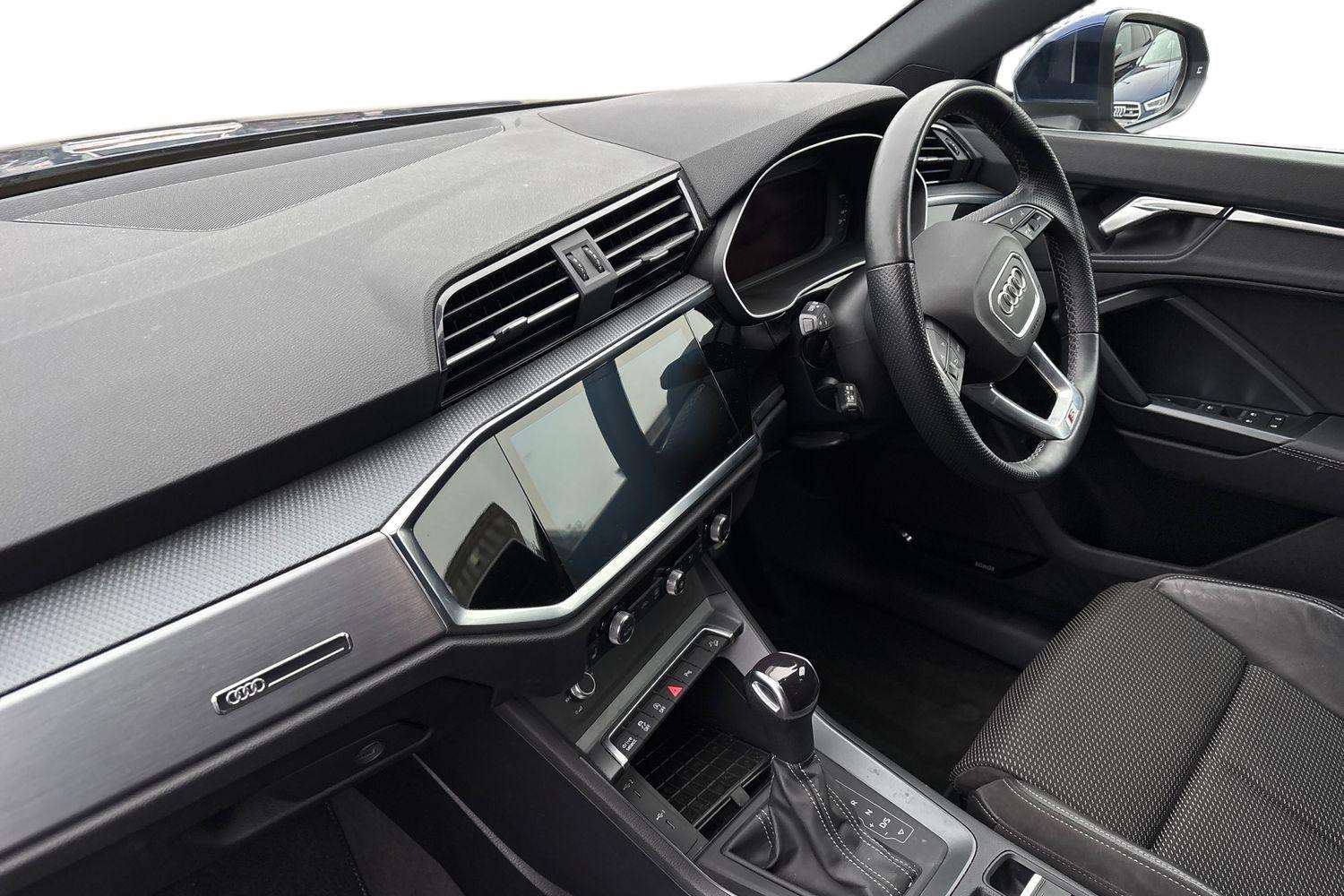 Used Audi Q3 2021 for sale - 77044209: Photo 2