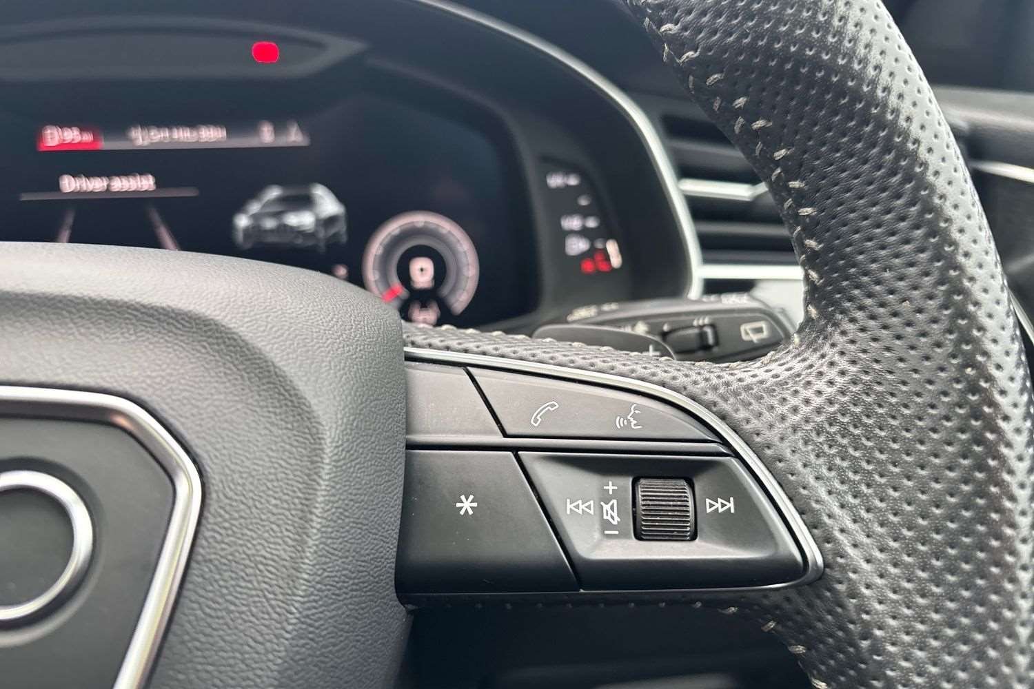 Used Audi Q8 2018 for sale - 77648886: Photo 17