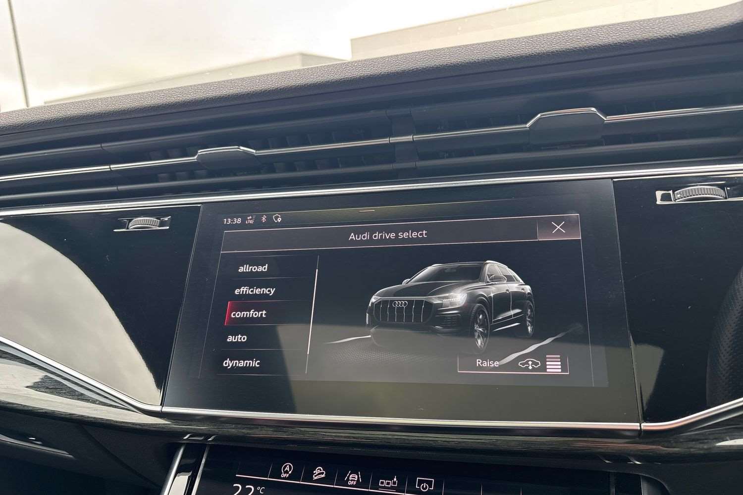 Used Audi Q8 2018 for sale - 77648886: Photo 30