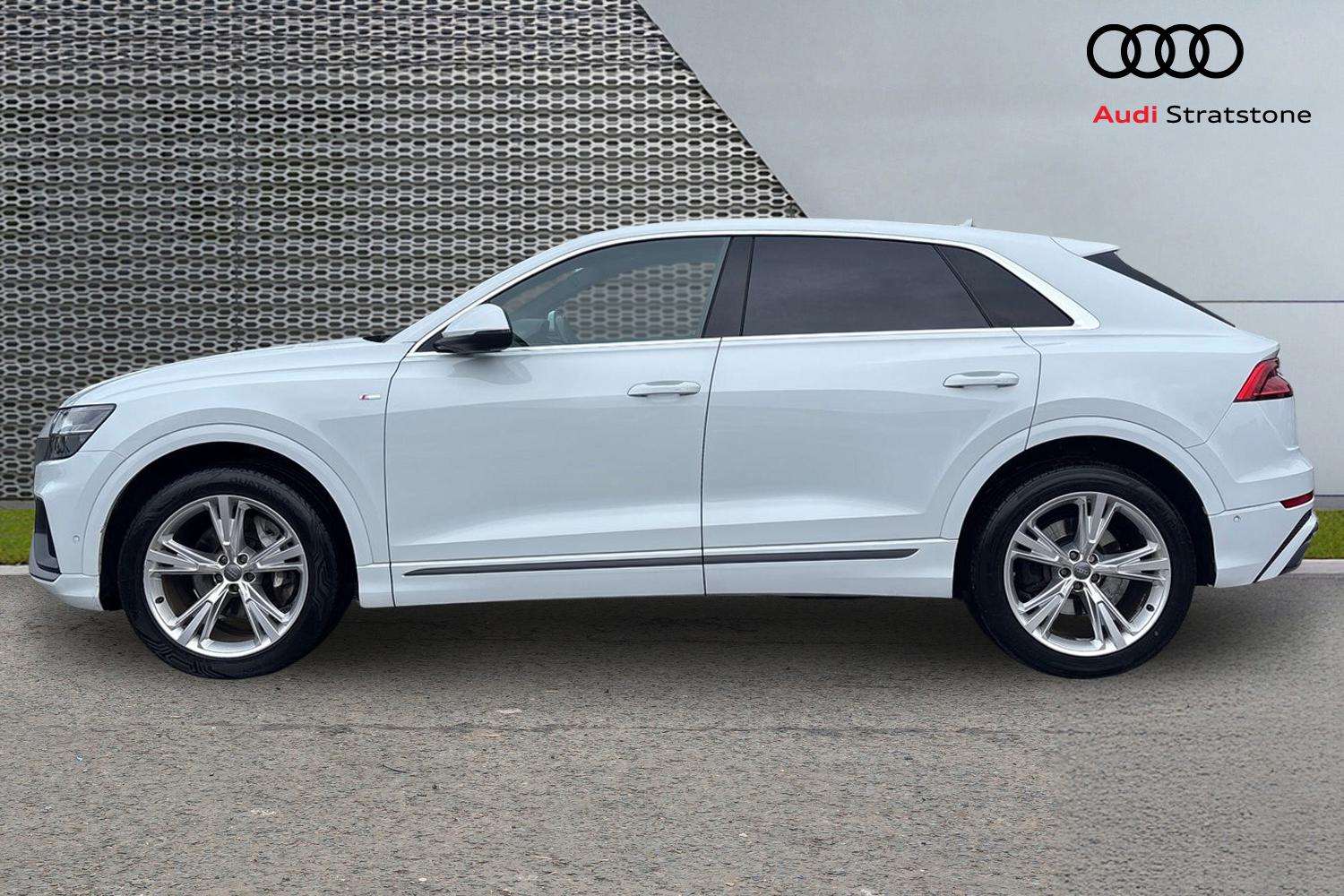 Used Audi Q8 2018 for sale - 77648886: Photo 8