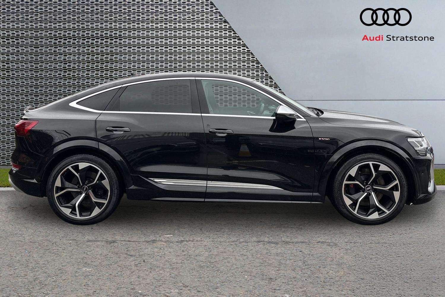 Used Audi e-tron 2021 for sale - 77333801: Photo 4