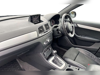 Used Audi Q3 2017 for sale - 76113370: Photo 2