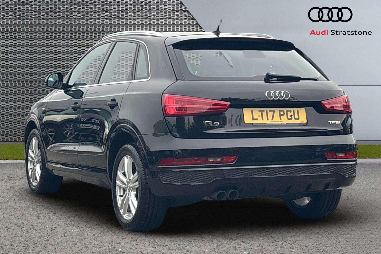 Used Audi Q3 2017 for sale - 76113370: Photo 3