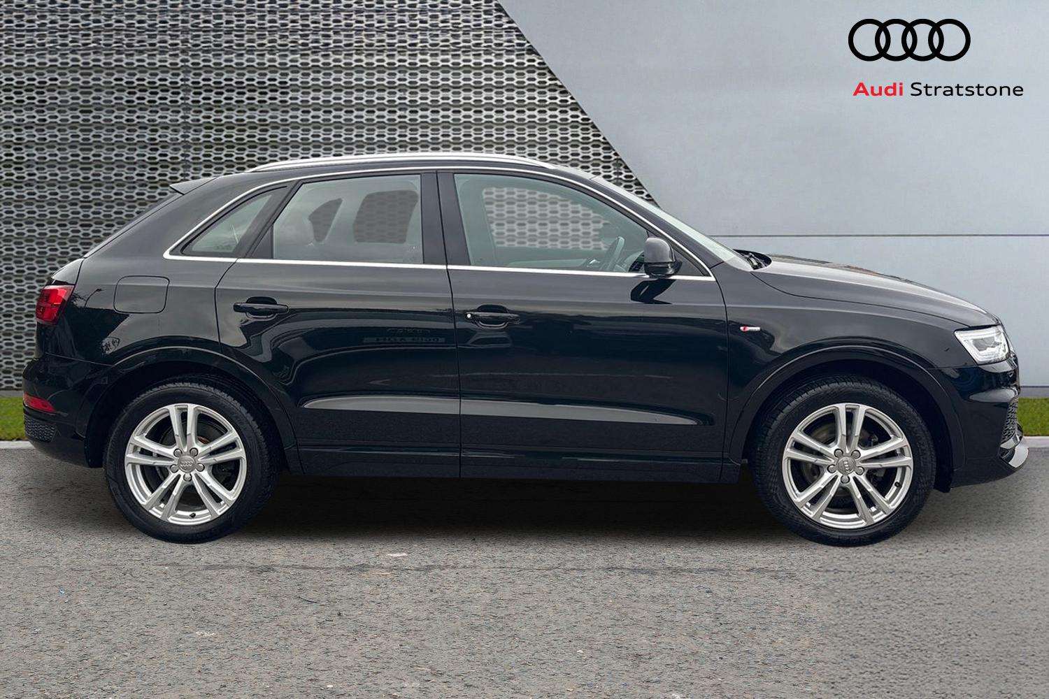Used Audi Q3 2017 for sale - 76113370: Photo 4