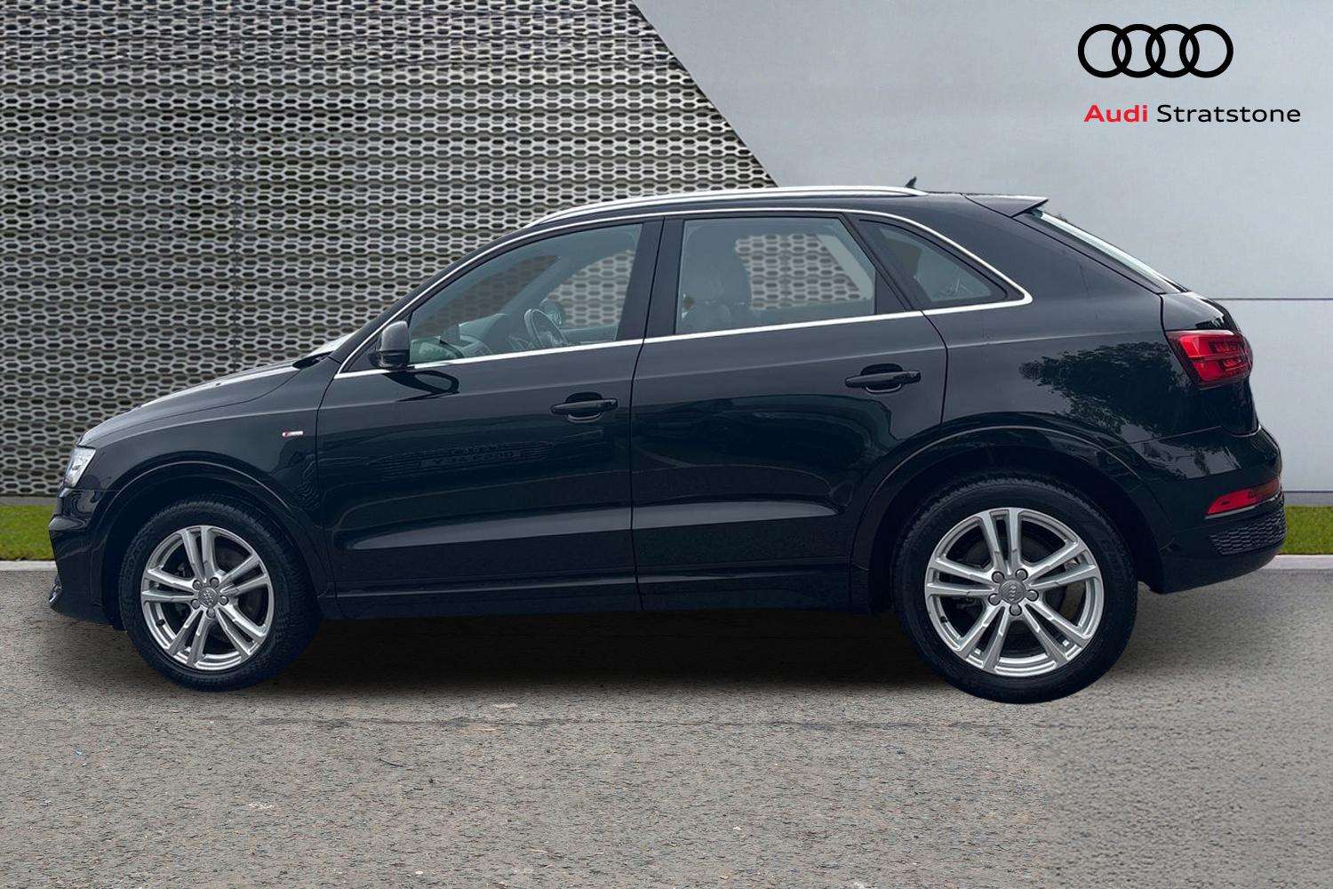 Used Audi Q3 2017 for sale - 76113370: Photo 8